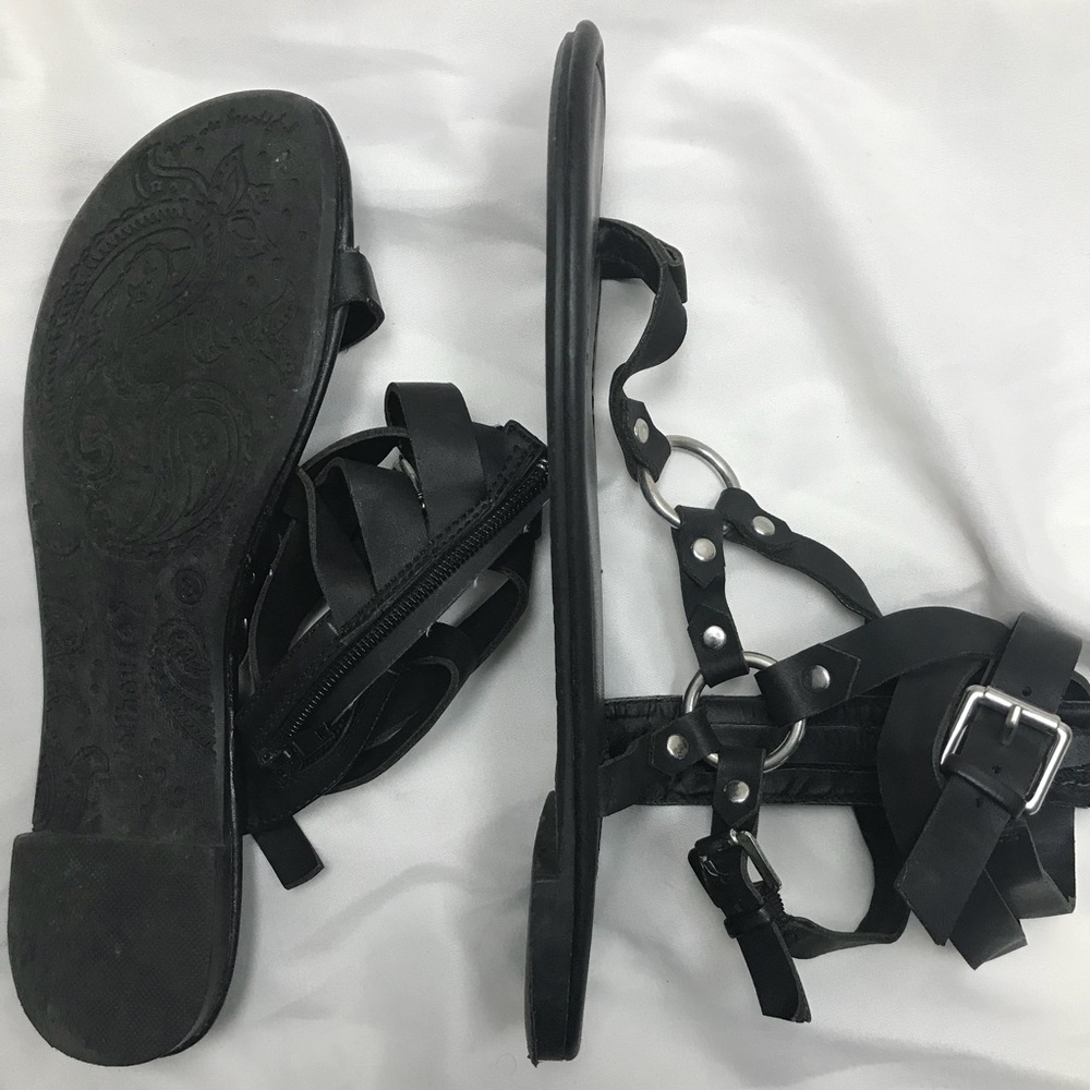 Dollhouse zip up sandals